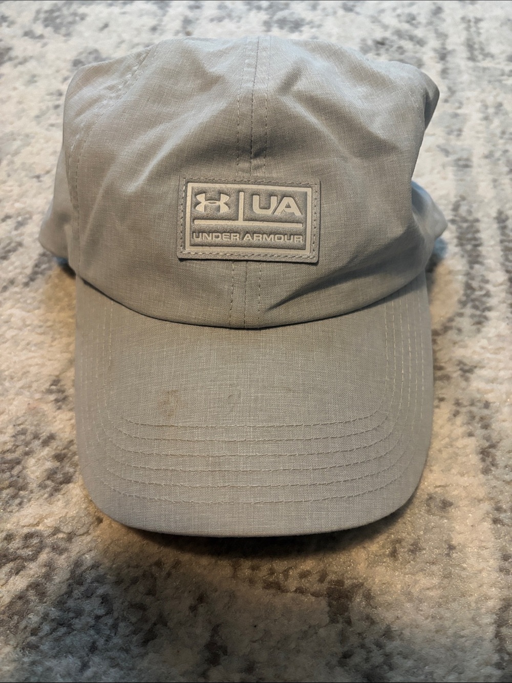 Under Armour Light Gray Logo Baseball Cap